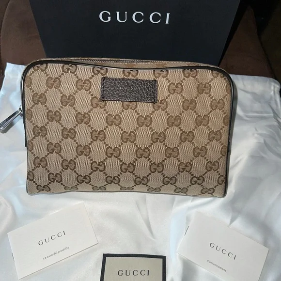 AUTHENTIC GUCCI - Picture 1 of 9